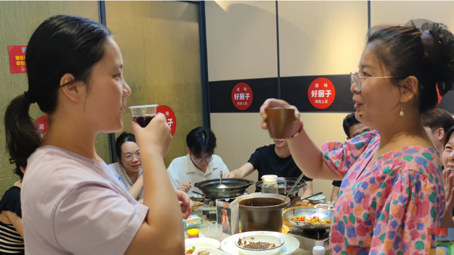 惠州E企盈團(tuán)建聚餐(圖3)